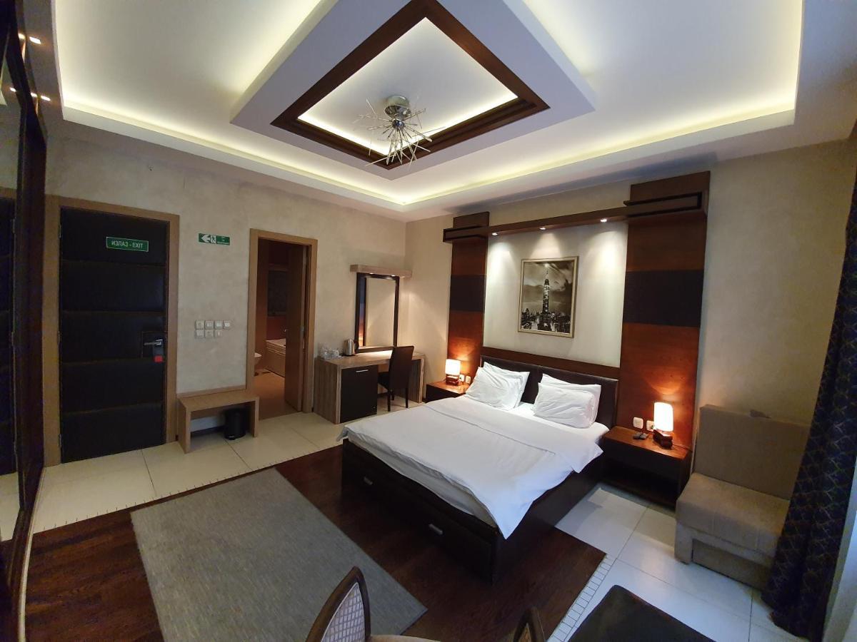 Privilege Suites By Central Park Belgrade Bilik gambar