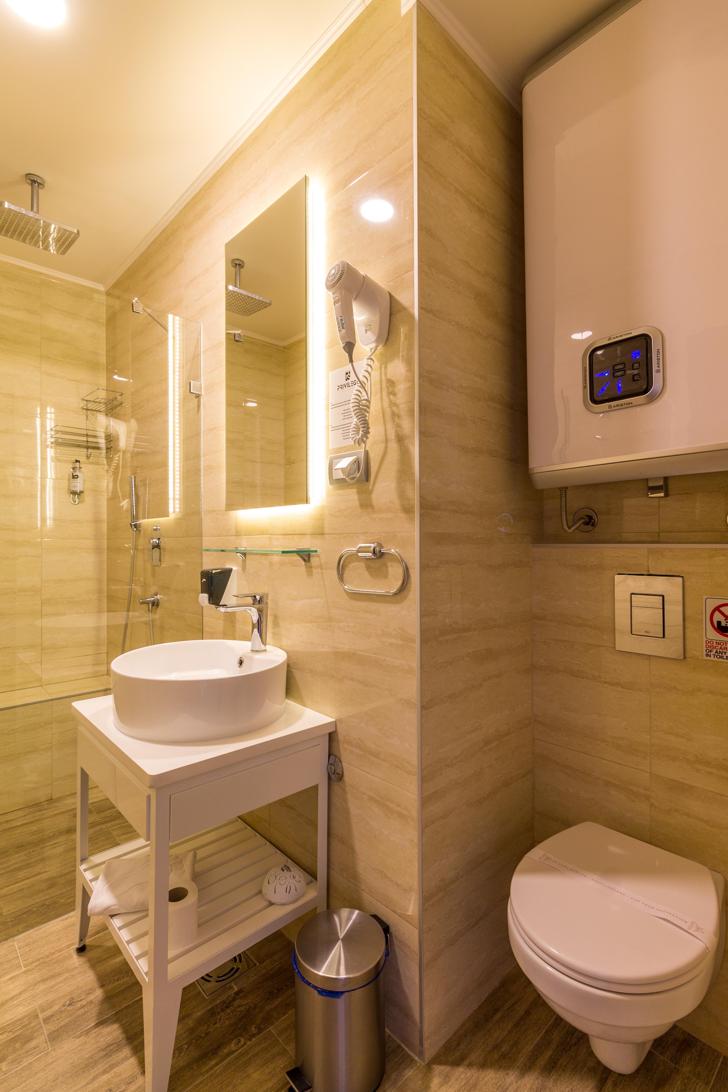 Privilege Suites By Central Park Belgrade Luaran gambar