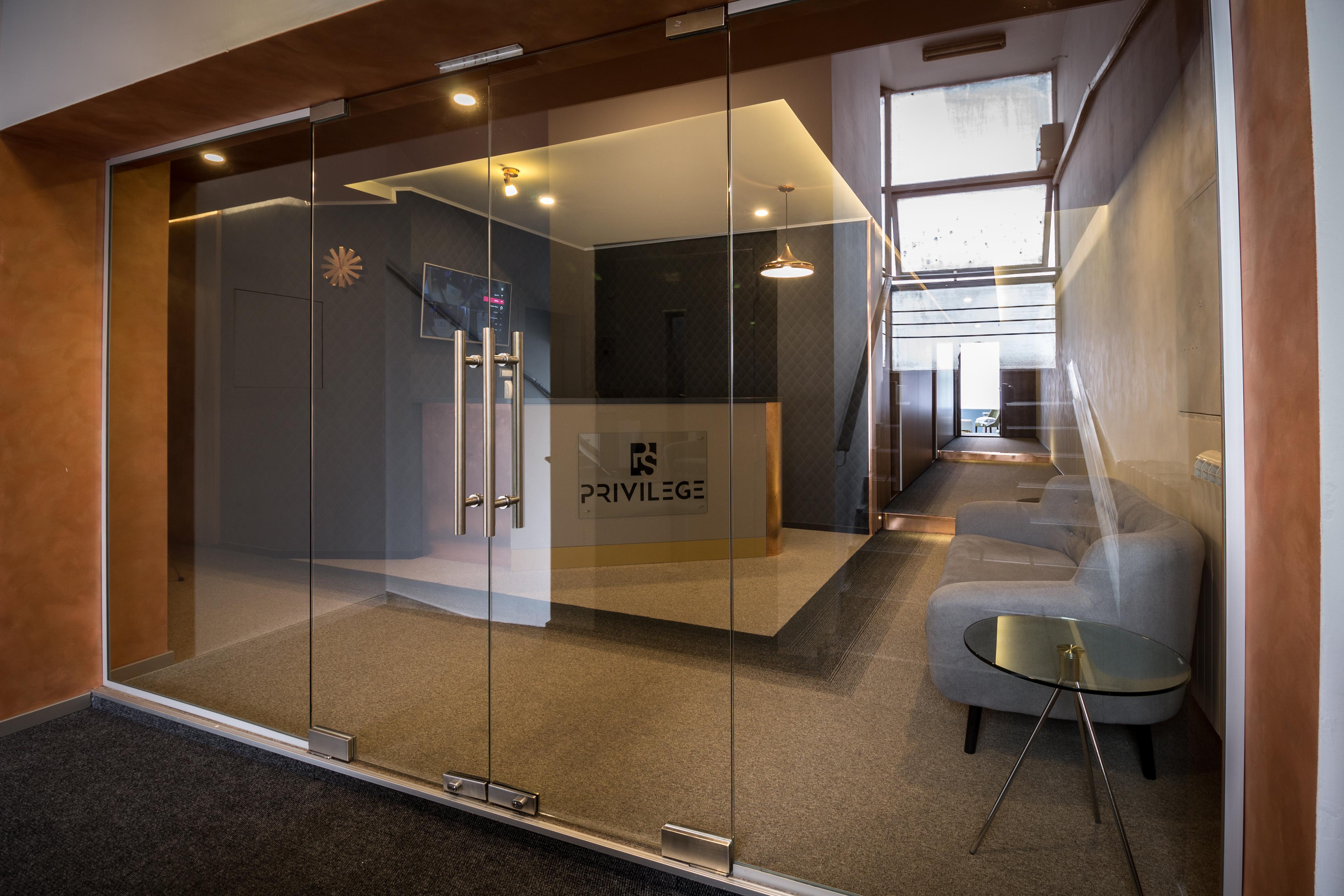 Privilege Suites By Central Park Belgrade Luaran gambar