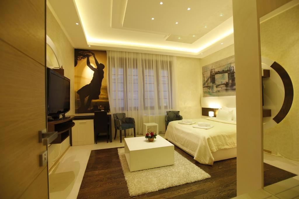 Privilege Suites By Central Park Belgrade Bilik gambar