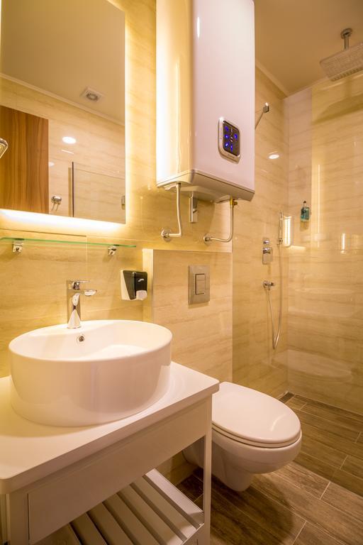 Privilege Suites By Central Park Belgrade Luaran gambar