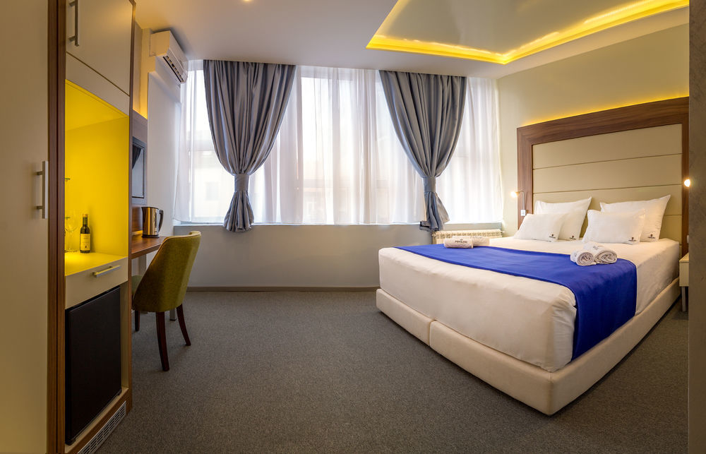 Privilege Suites By Central Park Belgrade Luaran gambar